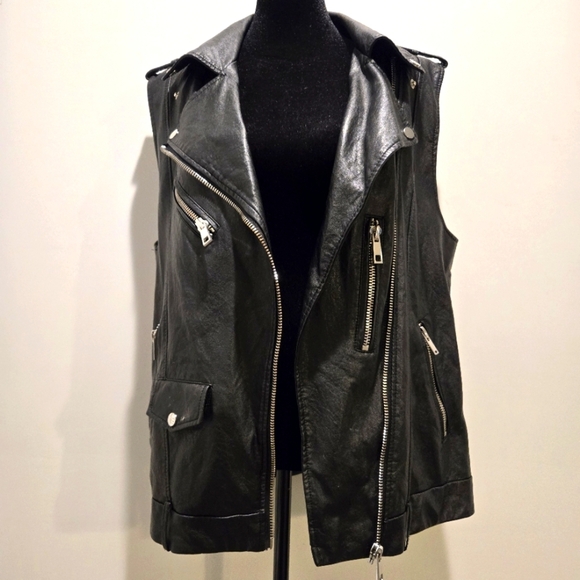 Forever 21 Women's Faux Leather Jacket Vest Black Size Medium - Picture 1 of 16